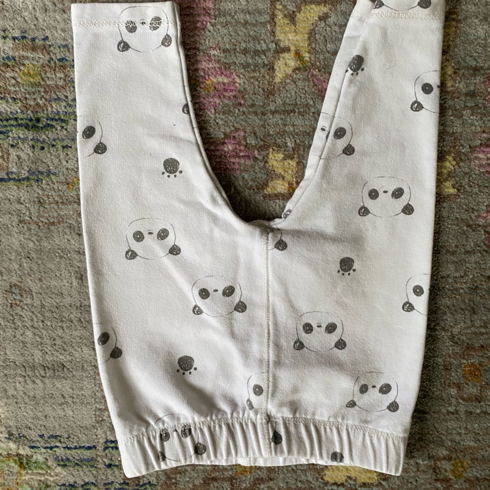 The most adorable panda leggings from Zara